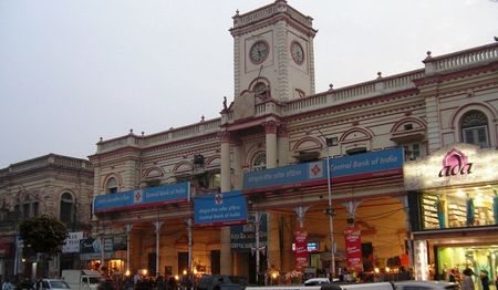 Hazratganj Market, Lucknow