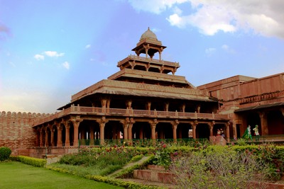 Panch Mahal and its gardens